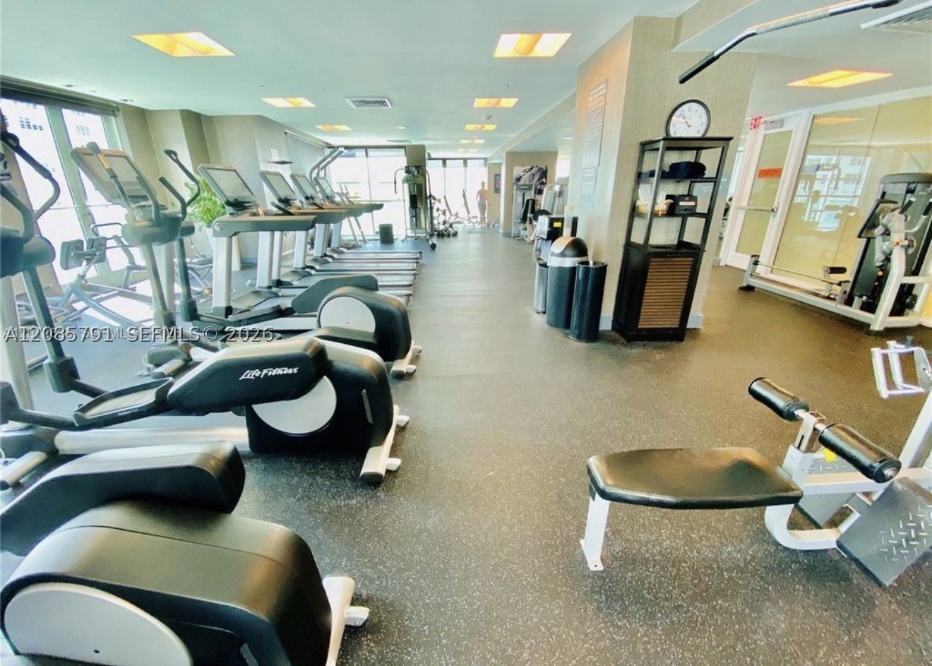 950 Brickell Bay Dr #3909, Miami FL 33131