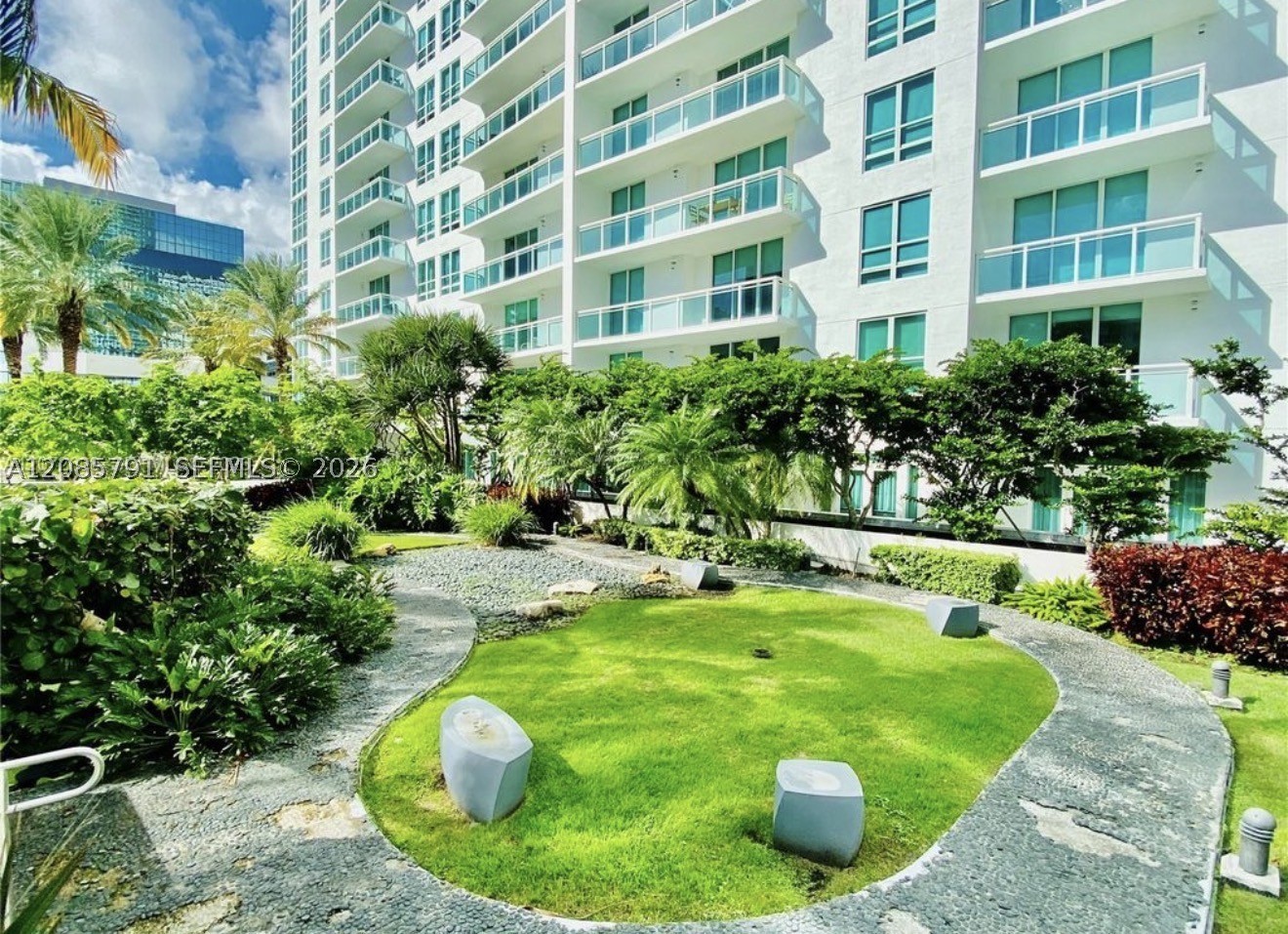 950 Brickell Bay Dr #3909, Miami FL 33131