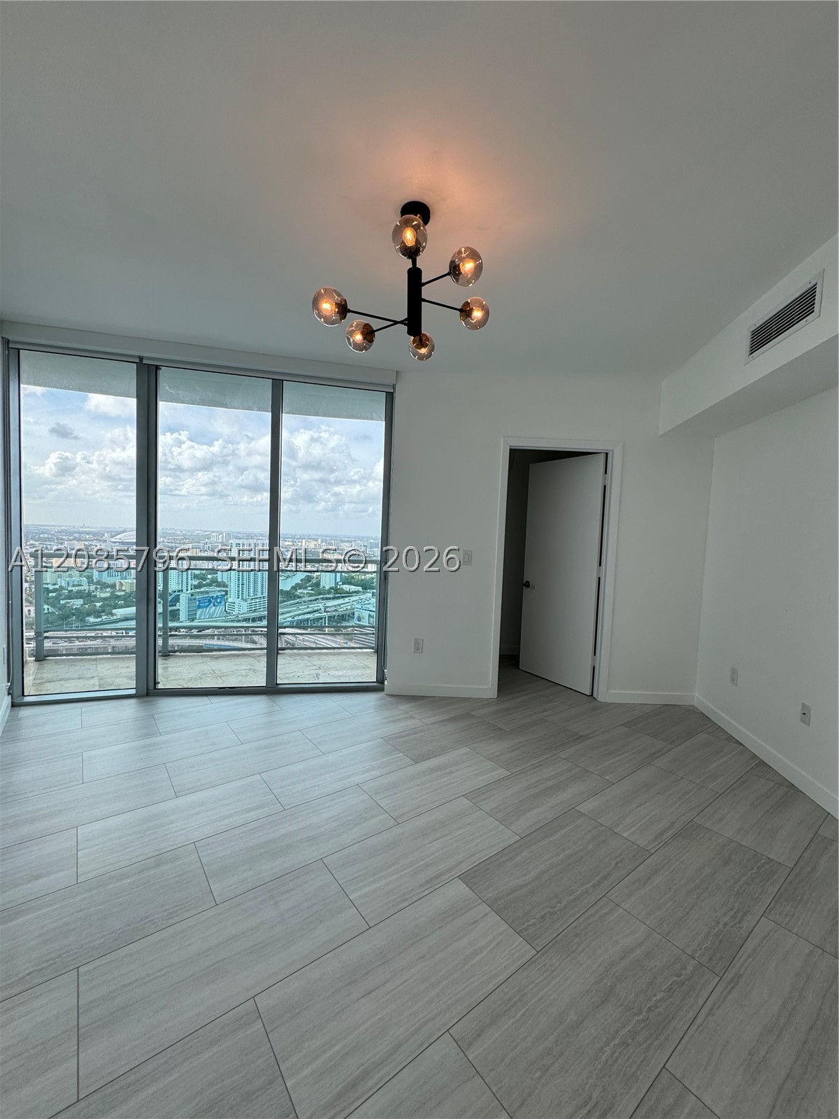 350 S Miami Ave #3913, Miami FL 33130