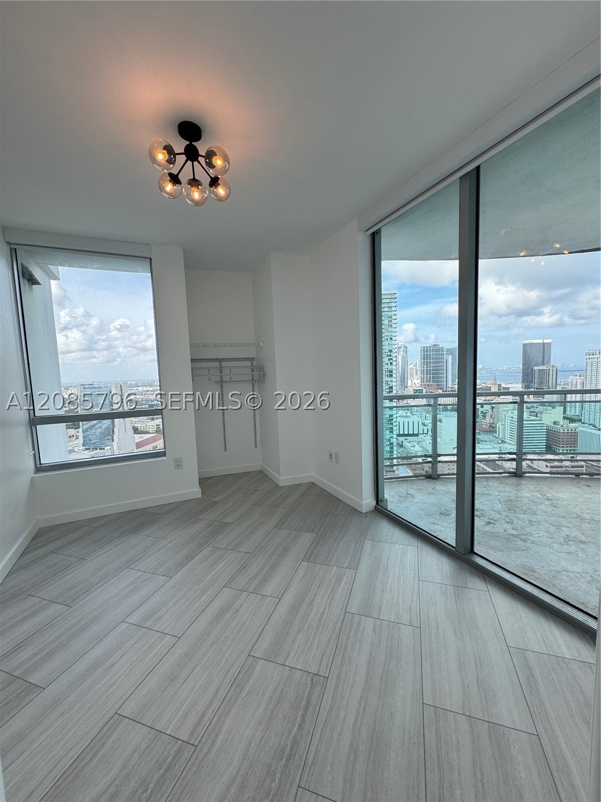 350 S Miami Ave #3913, Miami FL 33130