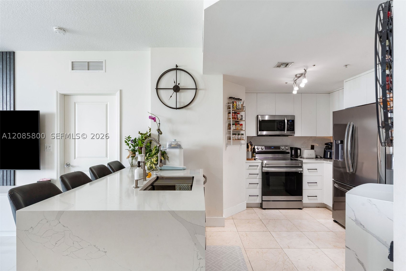 7900 Harbor Island Dr #518, North Bay Village FL 33141