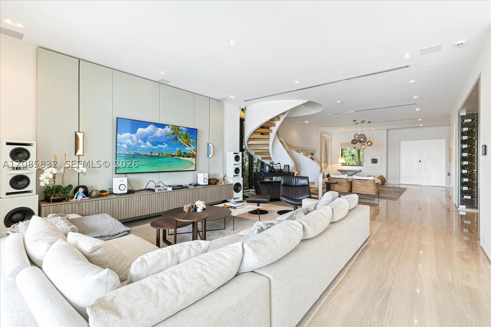 401 E Rivo Alto Dr, Miami Beach FL 33139