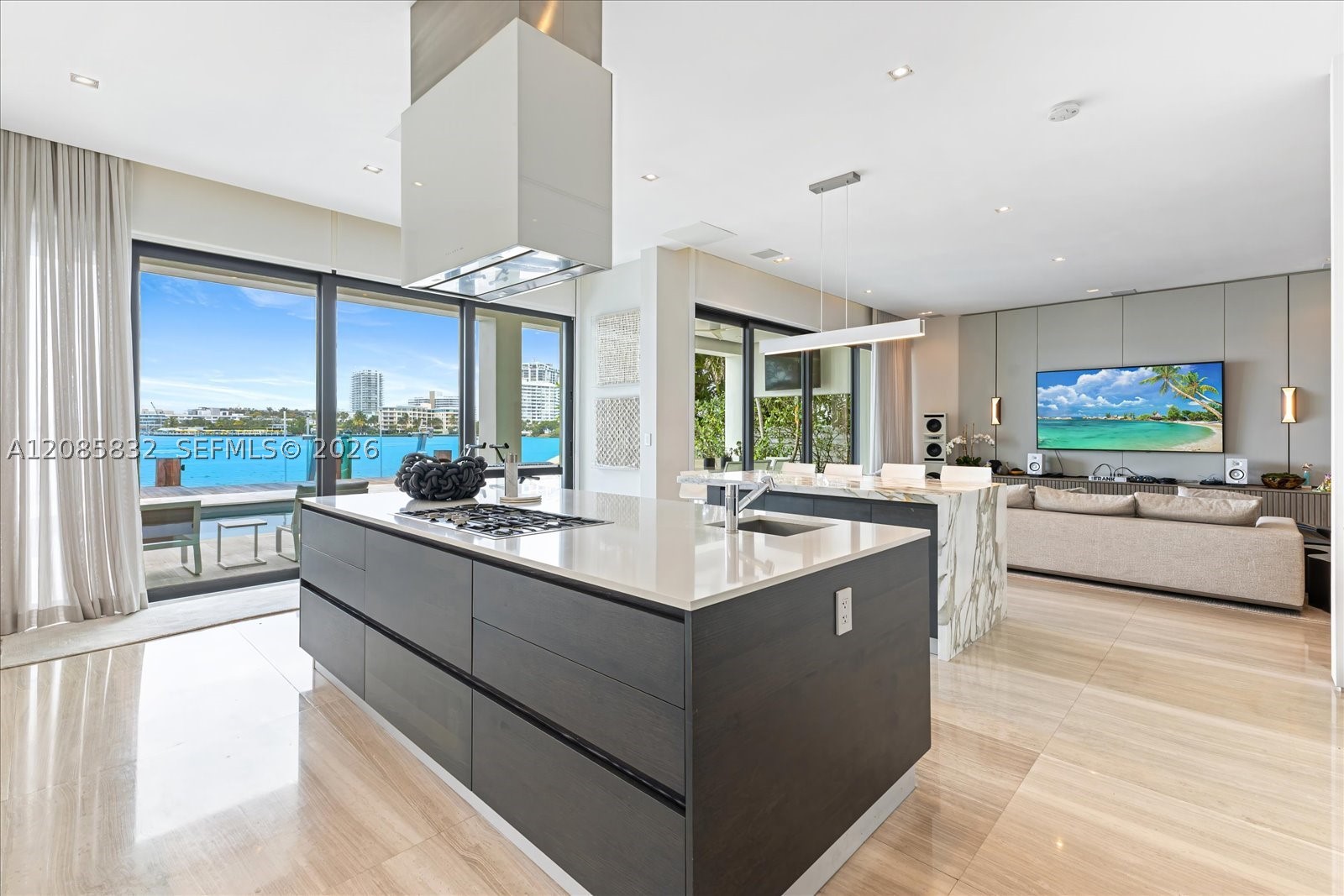 401 E Rivo Alto Dr, Miami Beach FL 33139