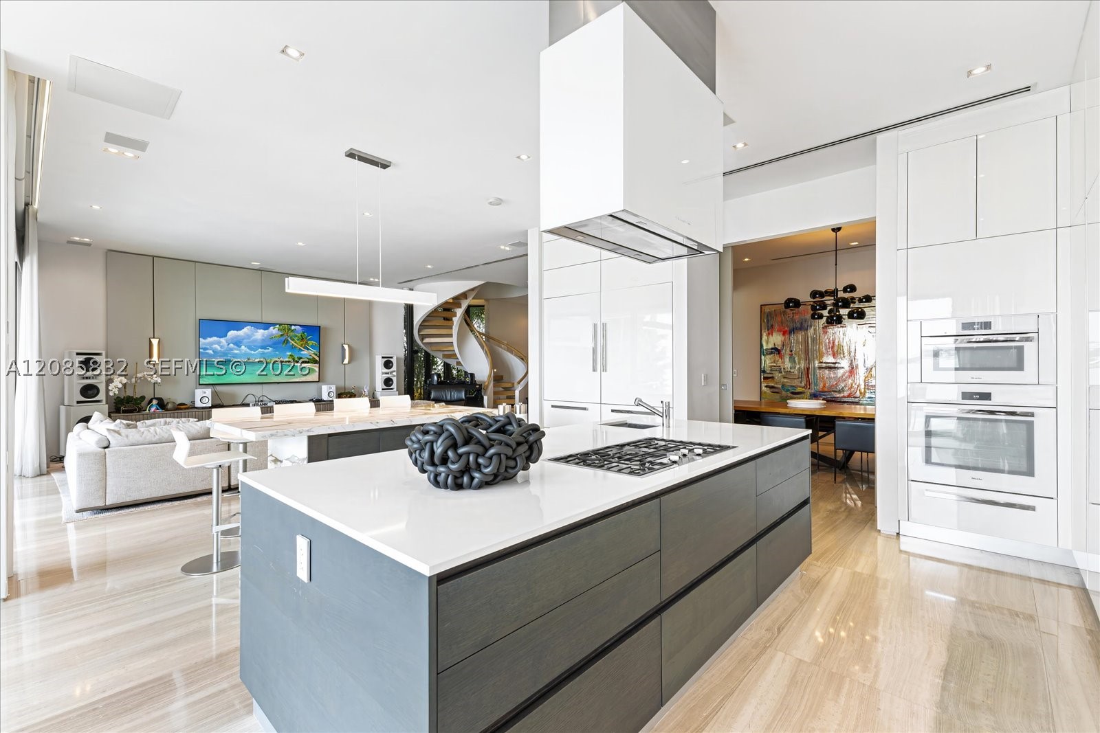 401 E Rivo Alto Dr, Miami Beach FL 33139