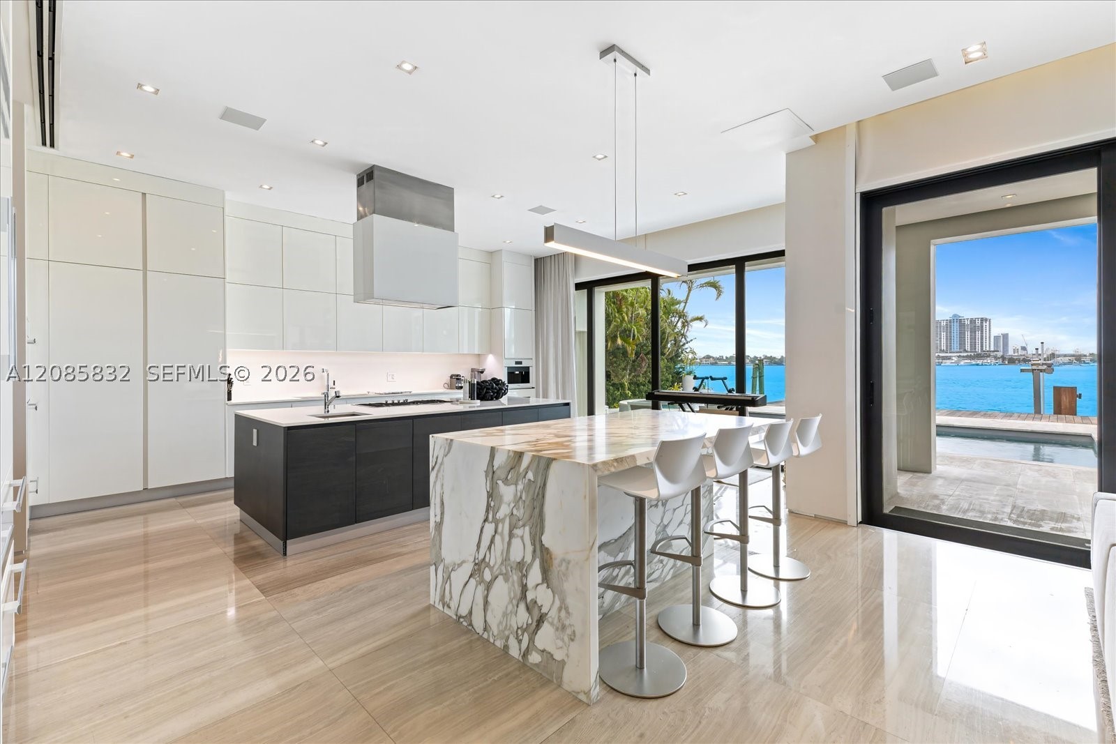401 E Rivo Alto Dr, Miami Beach FL 33139