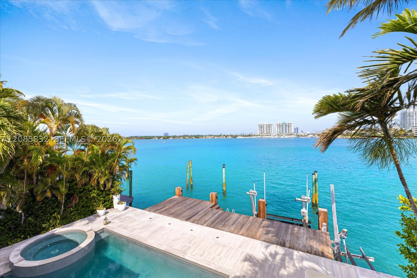 401 E Rivo Alto Dr, Miami Beach FL 33139
