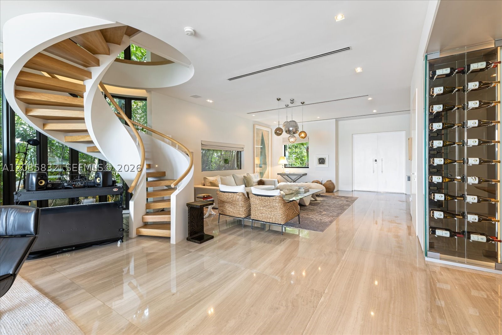 401 E Rivo Alto Dr, Miami Beach FL 33139