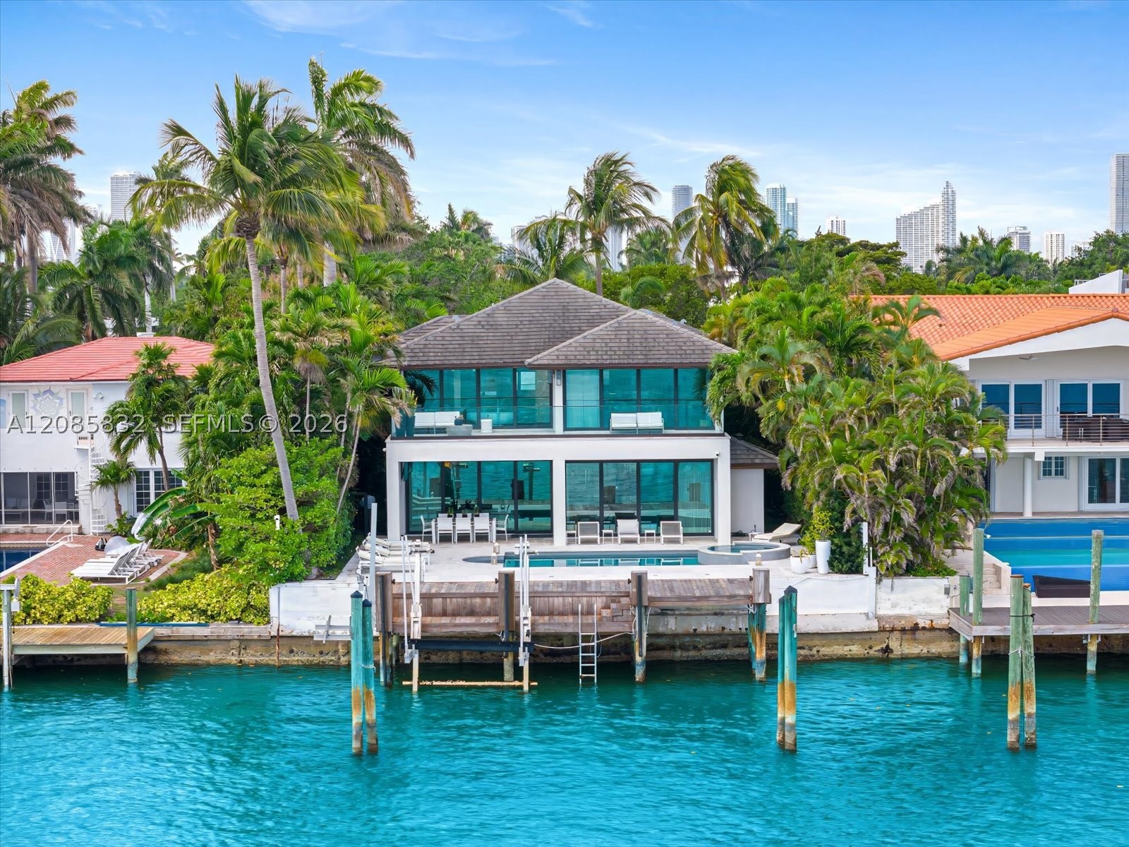 401 E Rivo Alto Dr, Miami Beach FL 33139