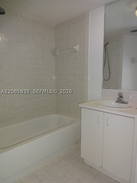 4681 NW 9th St #208, Miami FL 33126