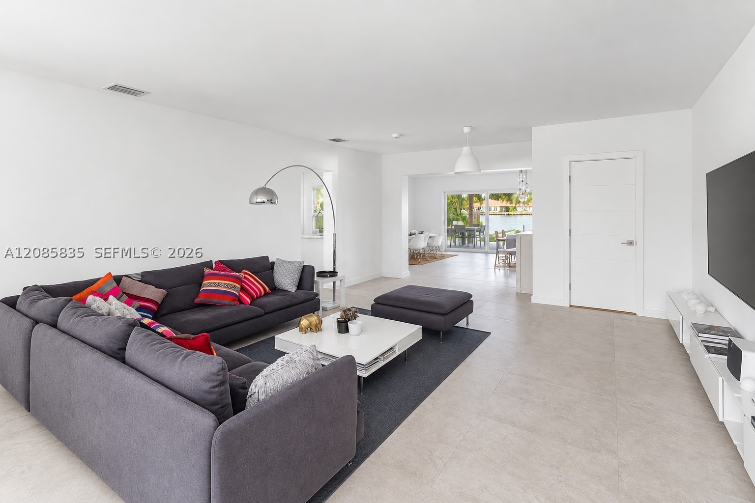 661 86th St, Miami Beach FL 33141