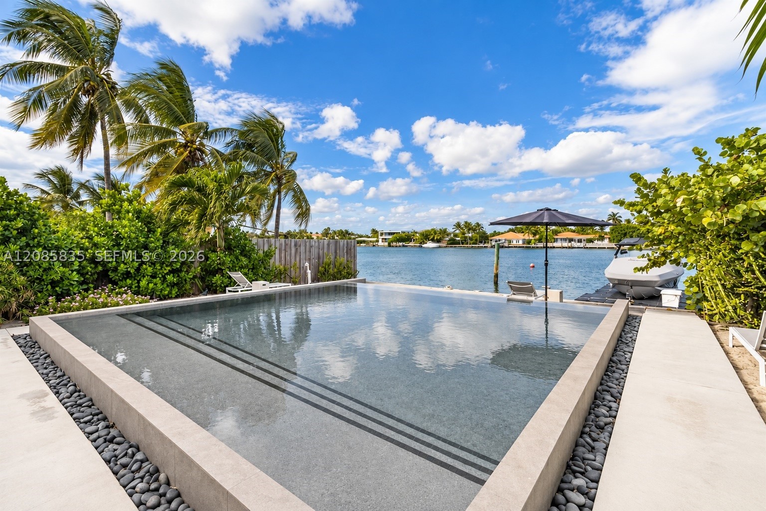 661 86th St, Miami Beach FL 33141