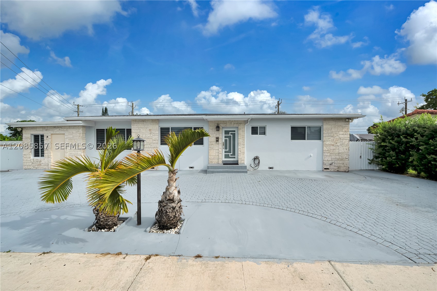 9365 SW 44th St, Miami FL 33165