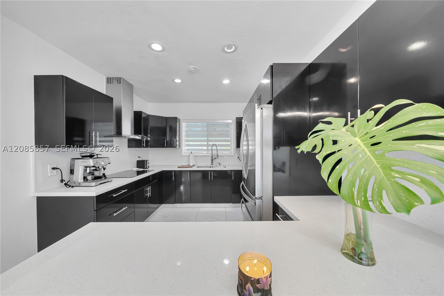 9365 SW 44th St, Miami FL 33165