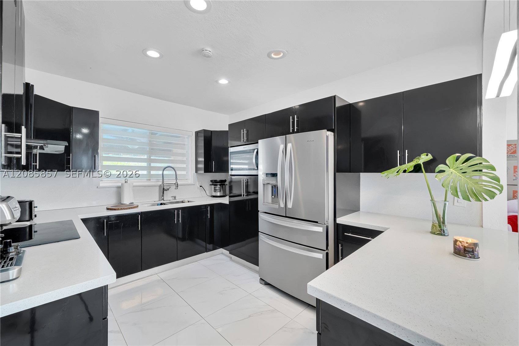 9365 SW 44th St, Miami FL 33165