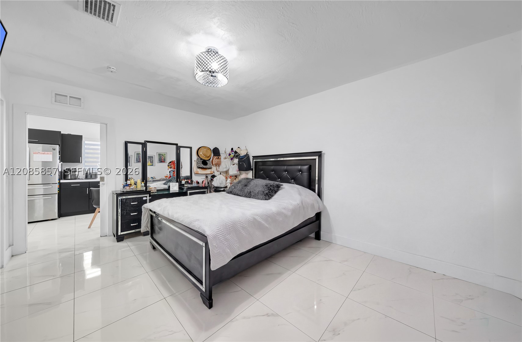 9365 SW 44th St, Miami FL 33165