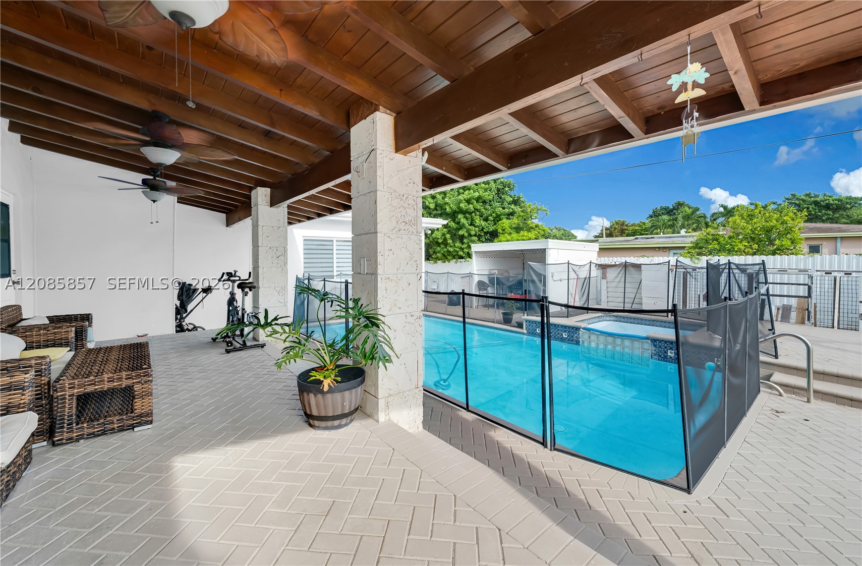 9365 SW 44th St, Miami FL 33165