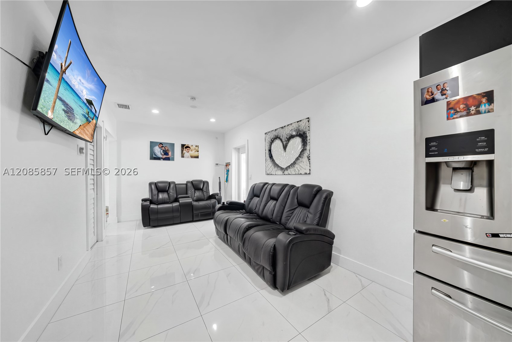 9365 SW 44th St, Miami FL 33165