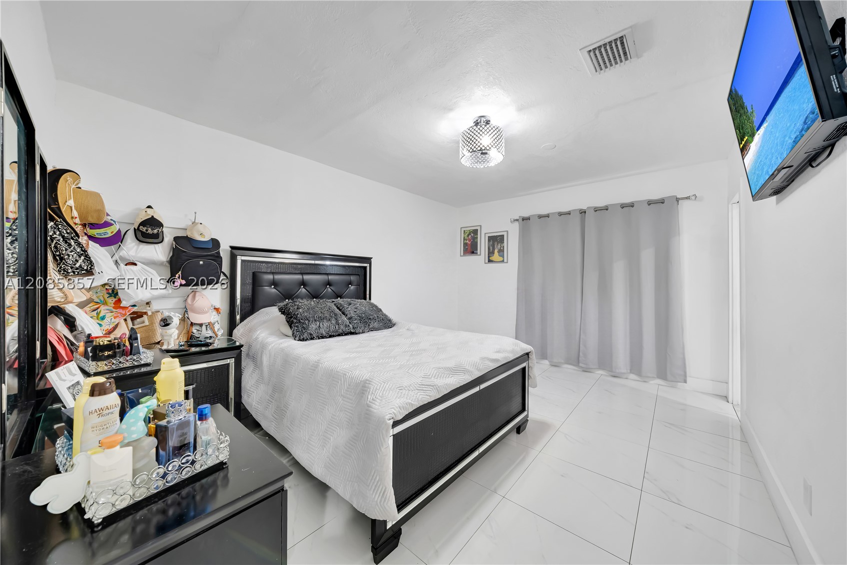 9365 SW 44th St, Miami FL 33165
