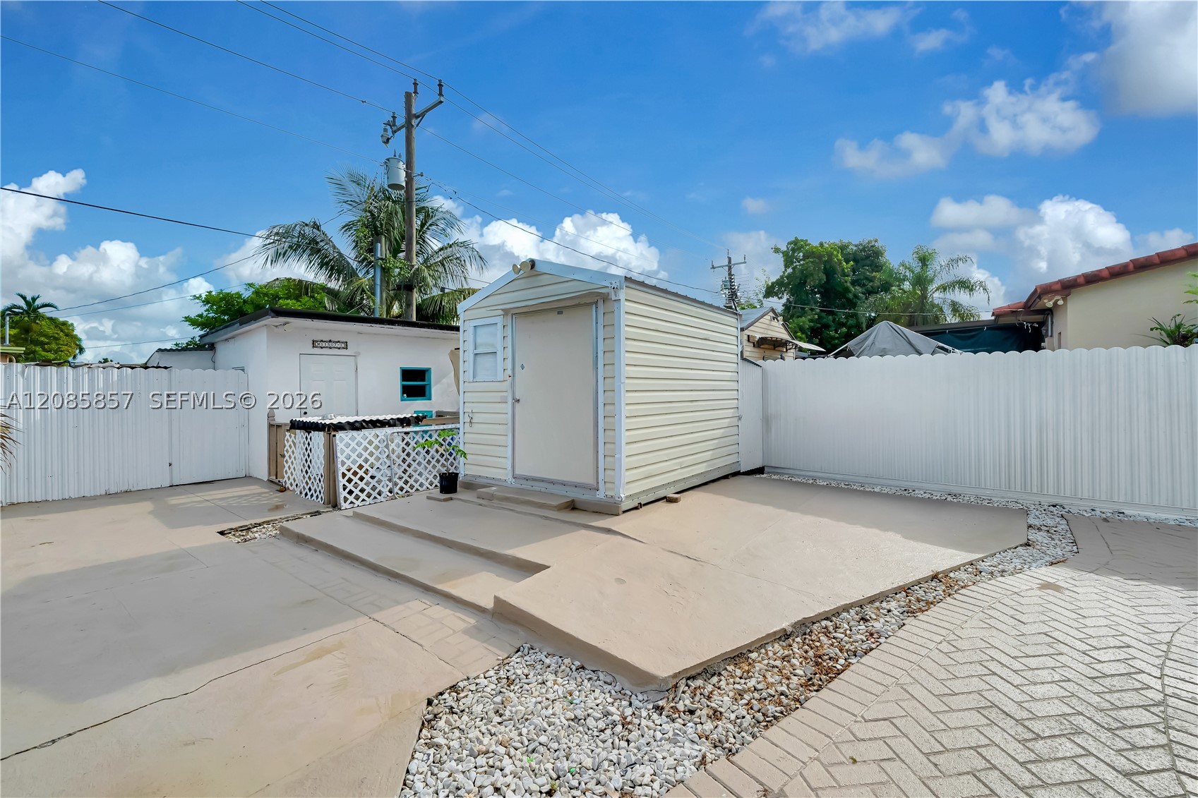 9365 SW 44th St, Miami FL 33165