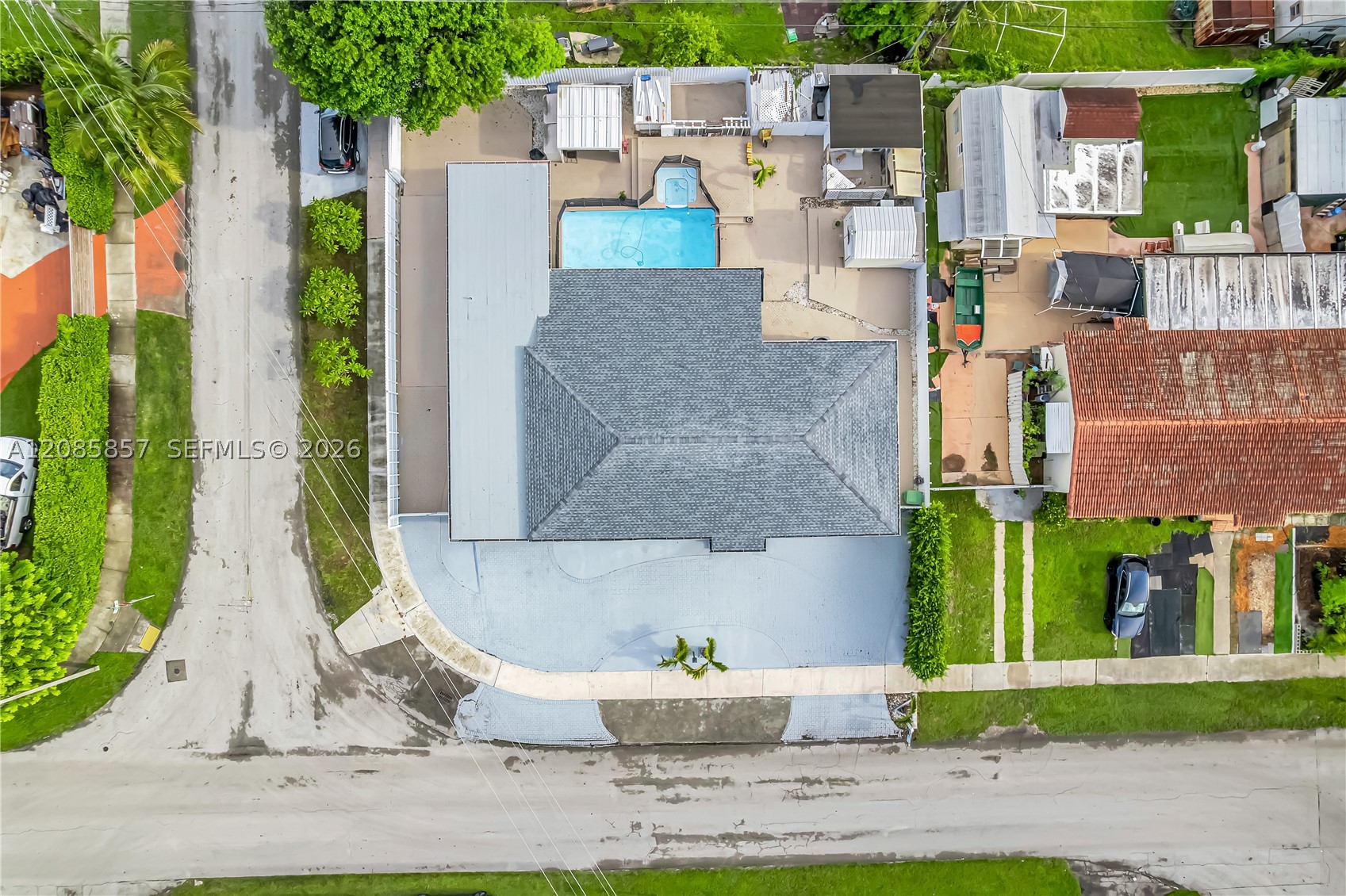 9365 SW 44th St, Miami FL 33165