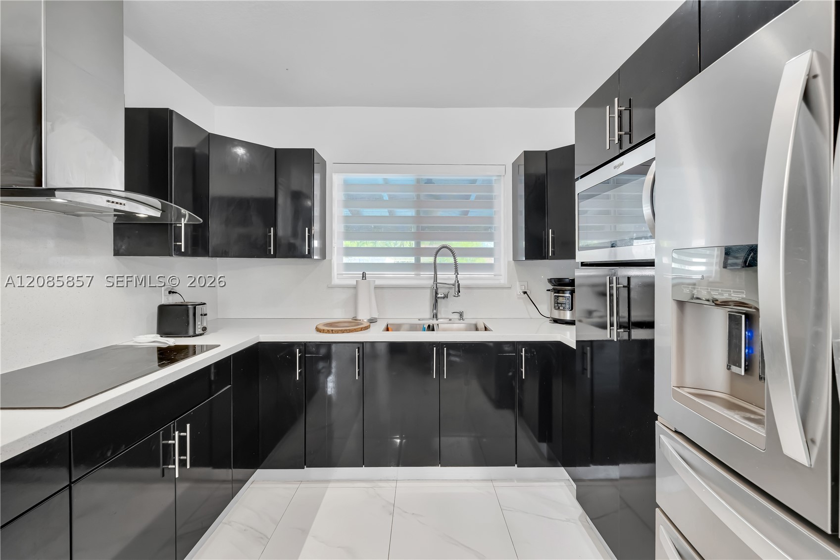 9365 SW 44th St, Miami FL 33165