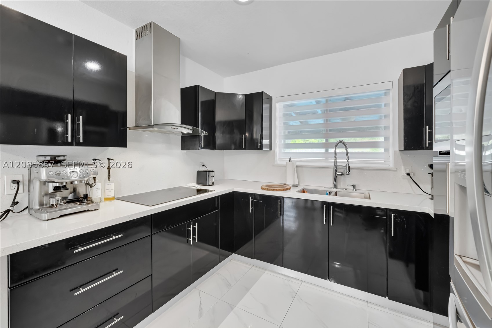 9365 SW 44th St, Miami FL 33165