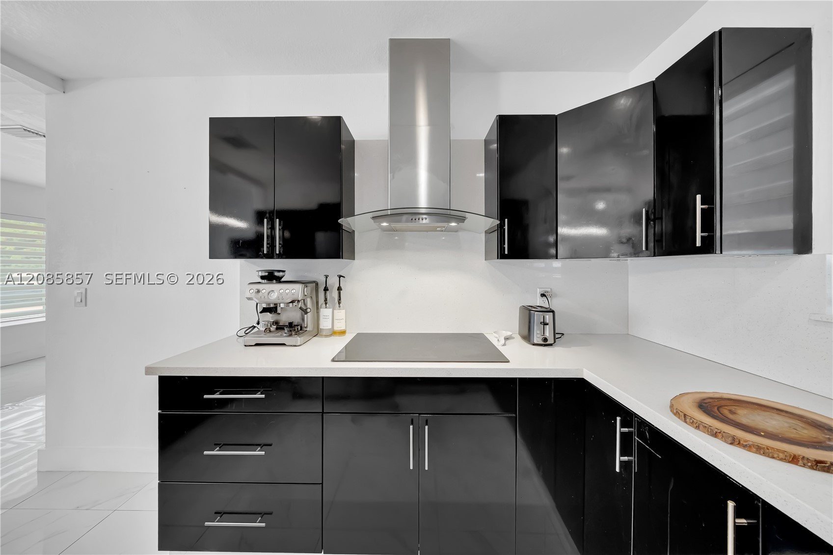 9365 SW 44th St, Miami FL 33165