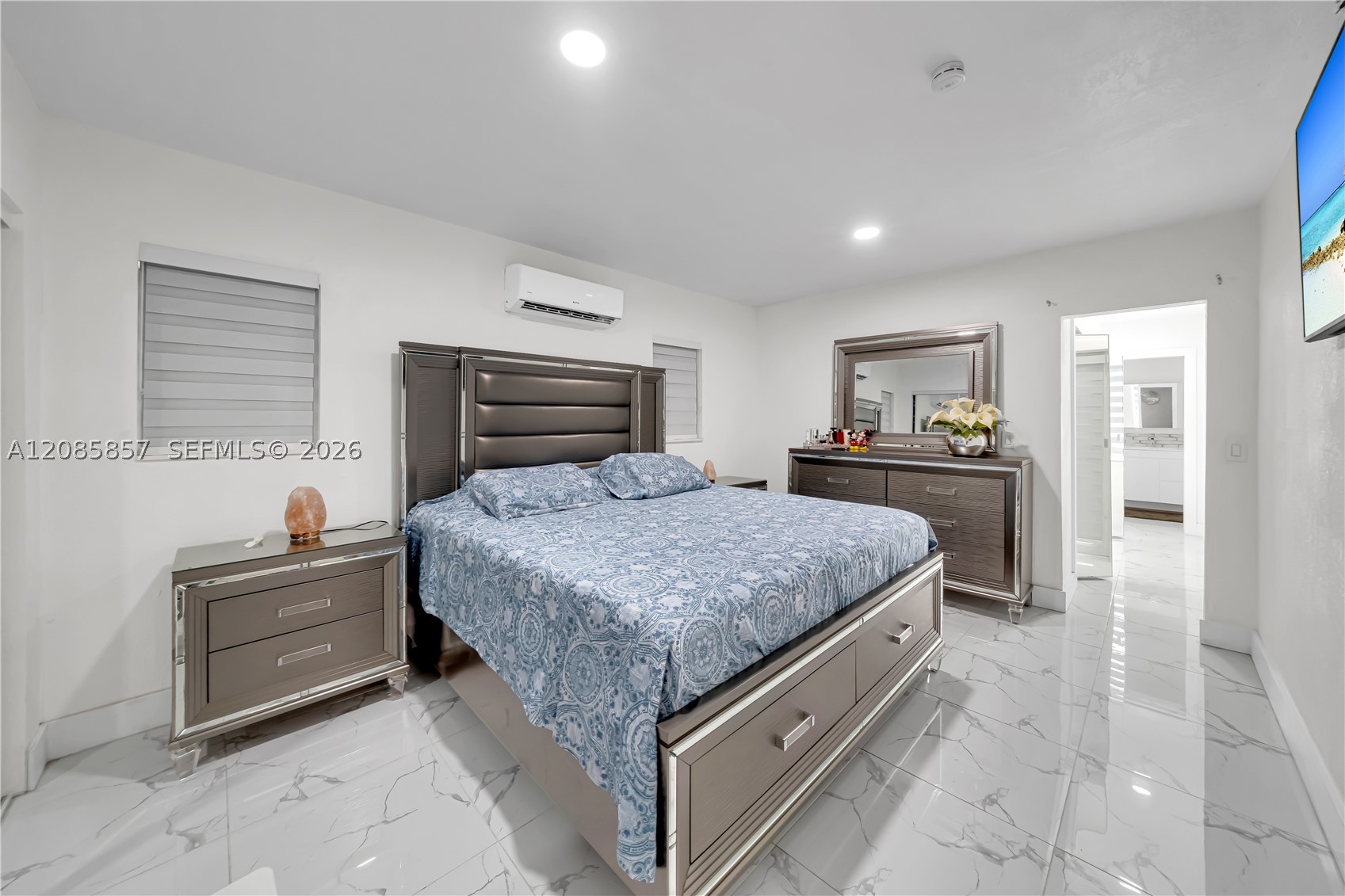 9365 SW 44th St, Miami FL 33165