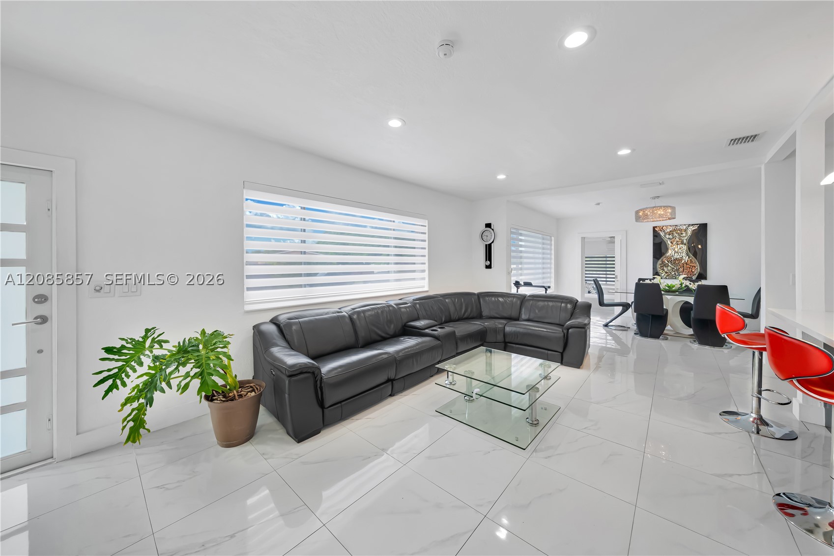 9365 SW 44th St, Miami FL 33165