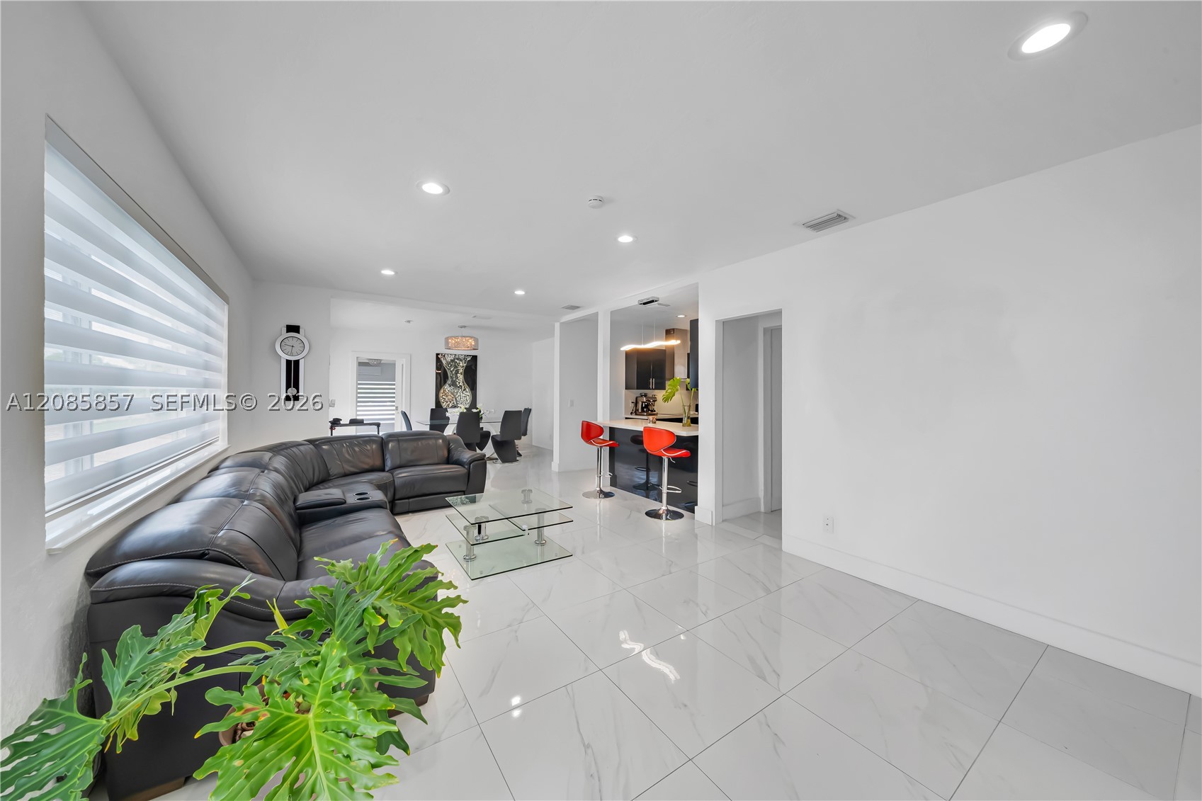 9365 SW 44th St, Miami FL 33165
