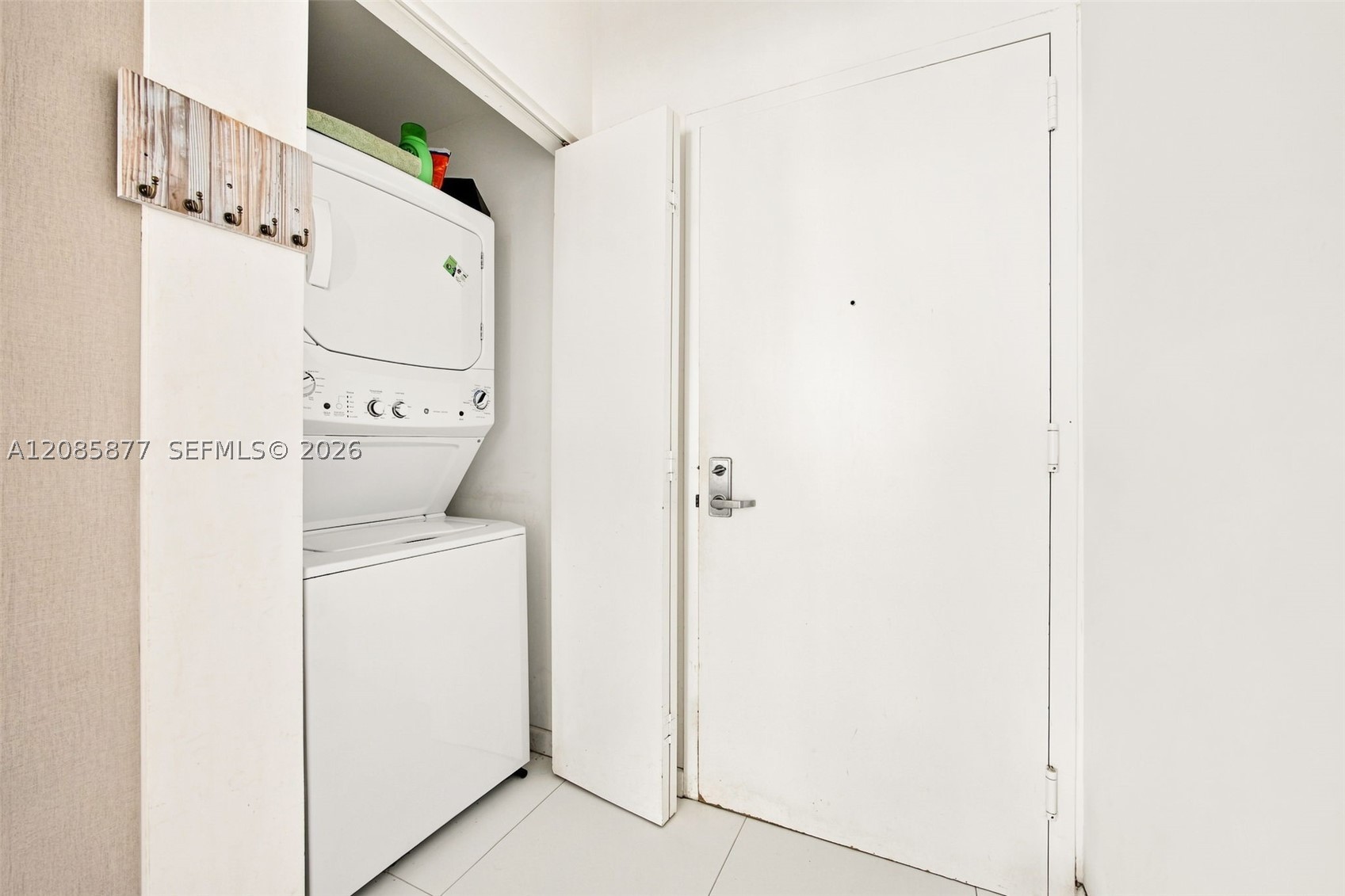 92 SW 3rd St #2004, Miami FL 33130