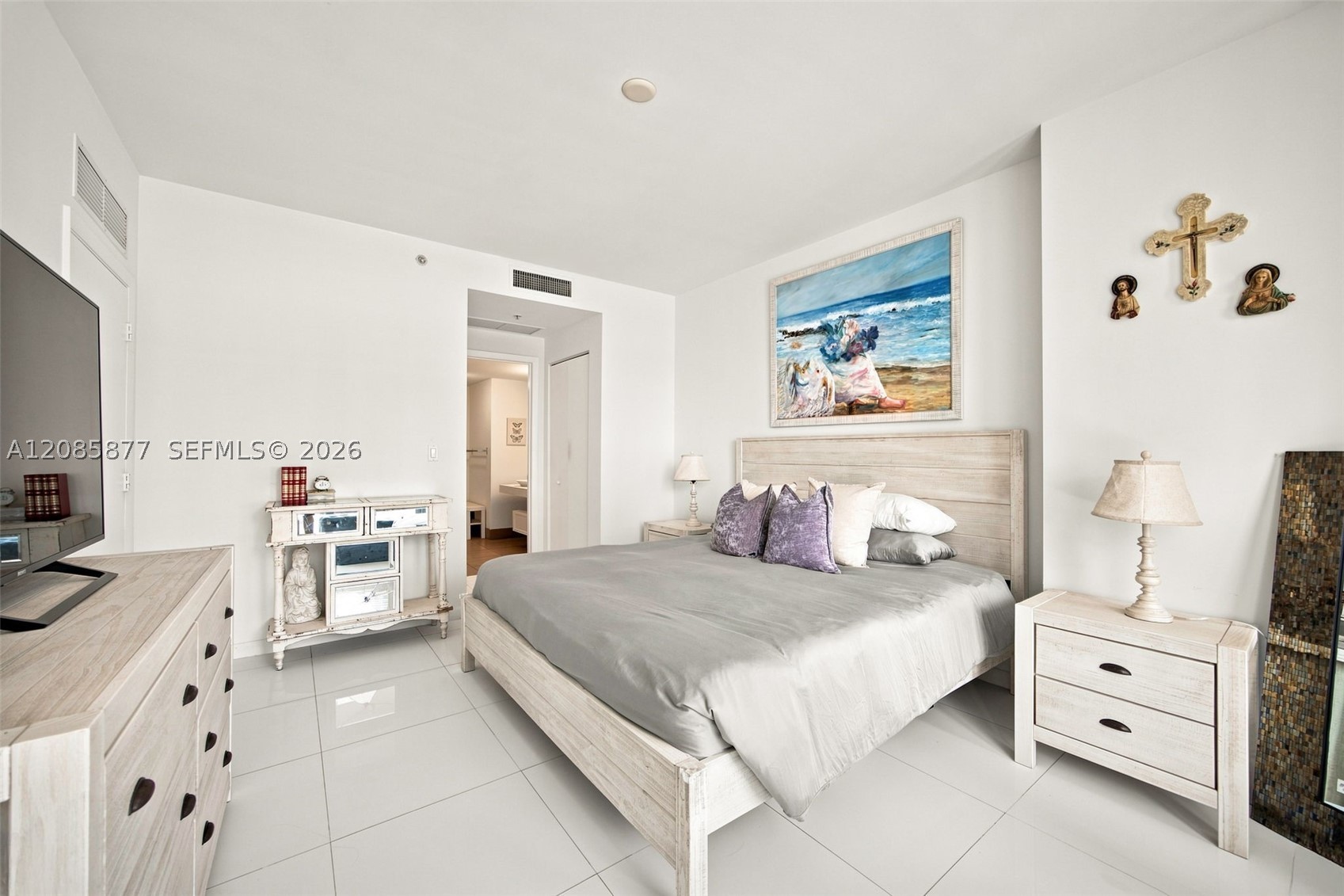 92 SW 3rd St #2004, Miami FL 33130