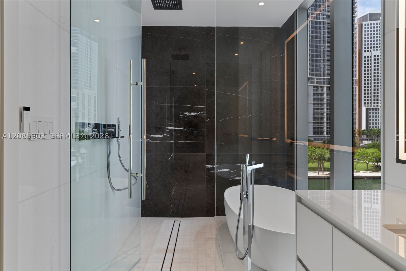 300 Biscayne Blvd Way #1404W, Miami FL 33131