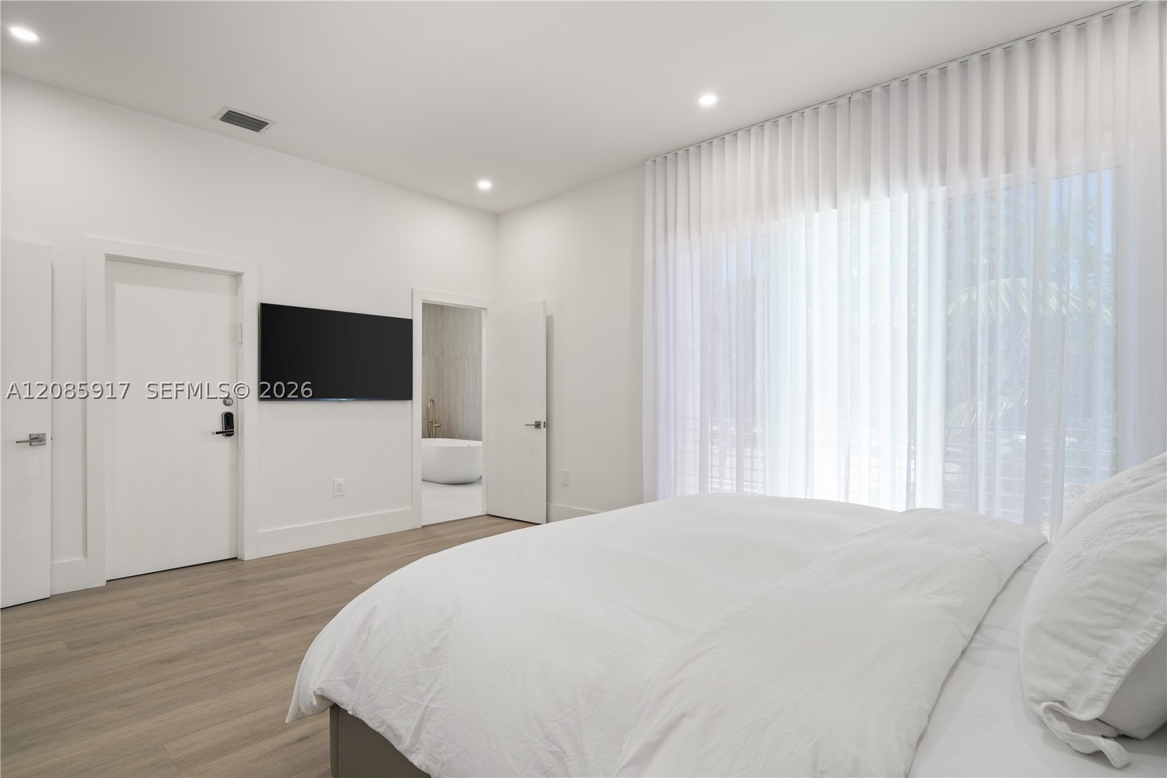 18955 Atlantic Blvd, Sunny Isles Beach FL 33160