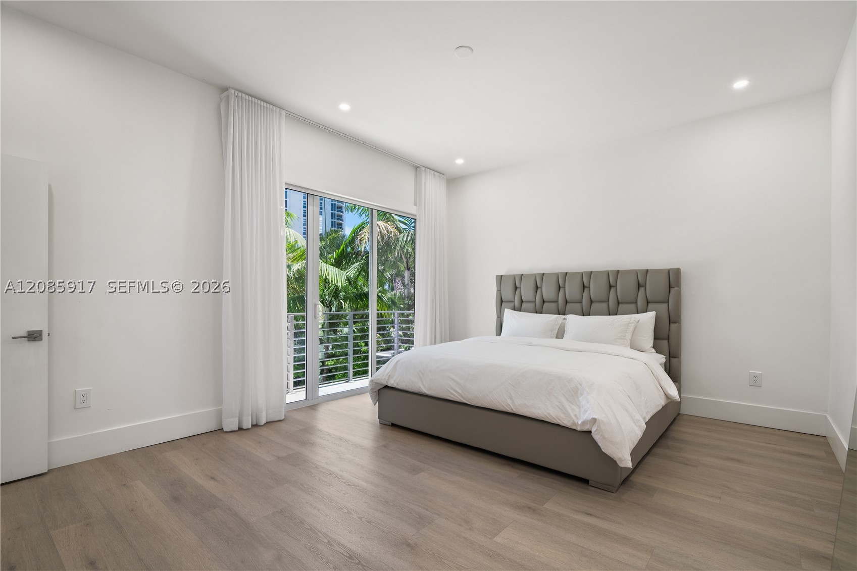18955 Atlantic Blvd, Sunny Isles Beach FL 33160