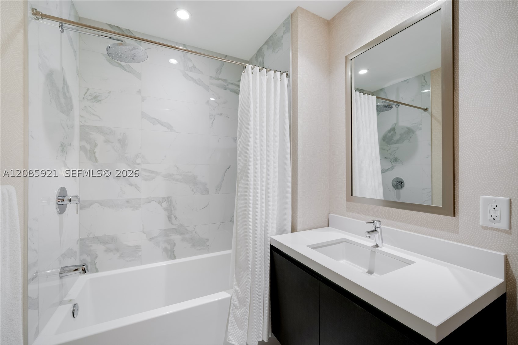 851 NE 1st Ave #3408, Miami FL 33132