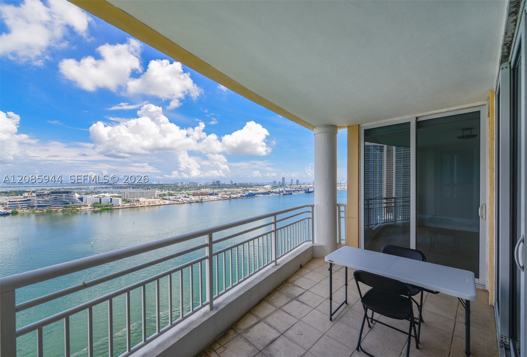 848 Brickell Key Dr #2702, Miami FL 33131