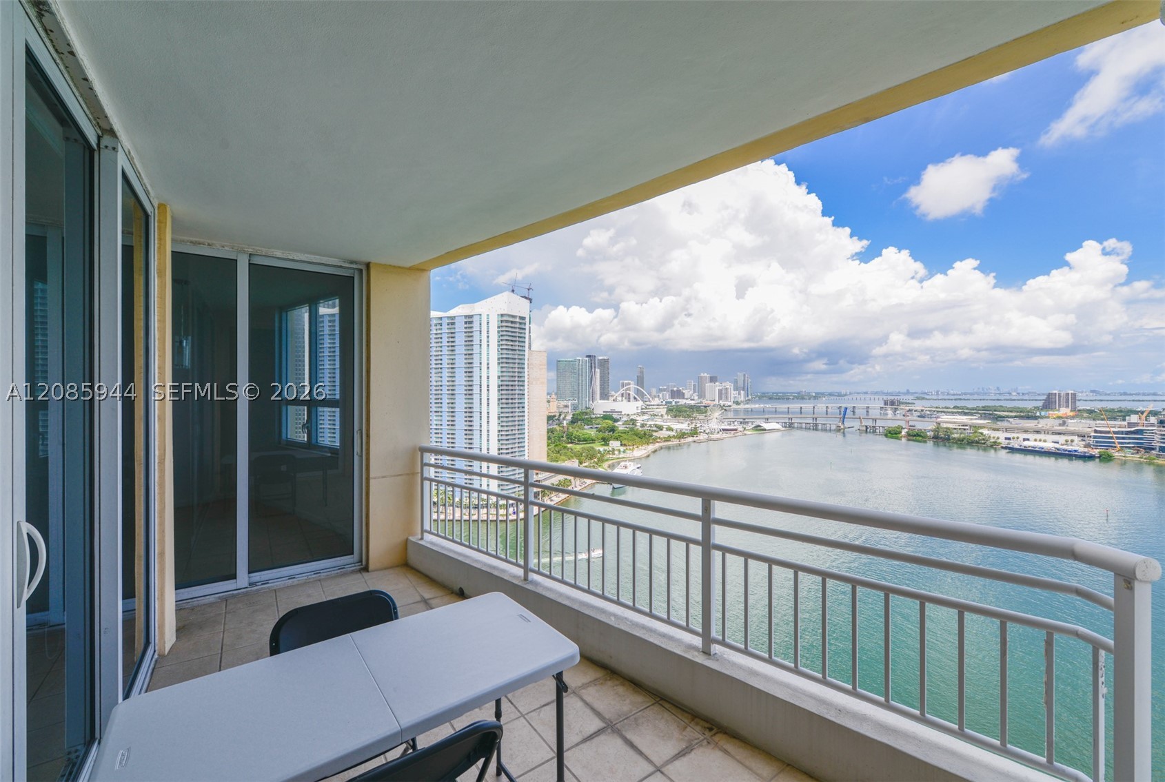848 Brickell Key Dr #2702, Miami FL 33131