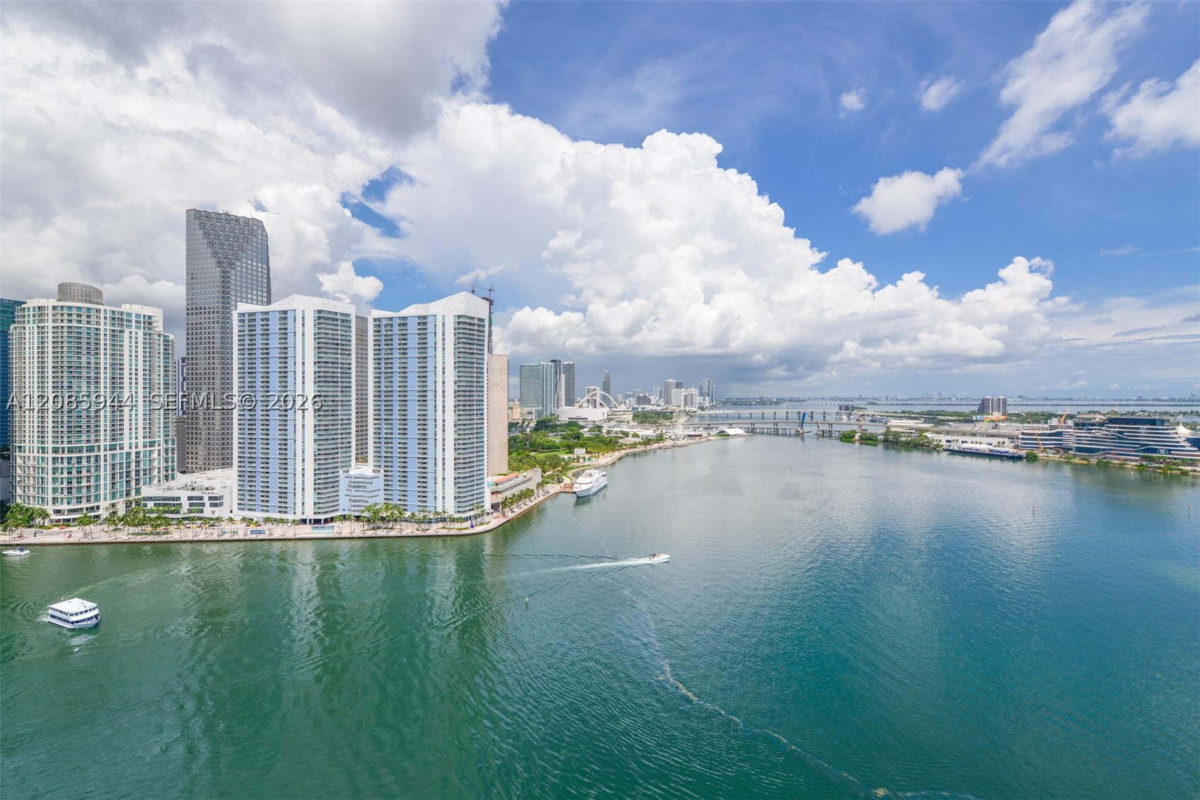 848 Brickell Key Dr #2702, Miami FL 33131