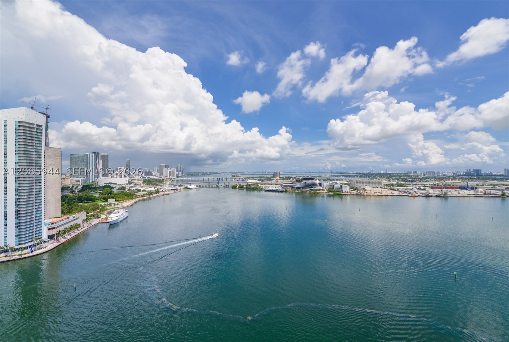 848 Brickell Key Dr #2702, Miami FL 33131