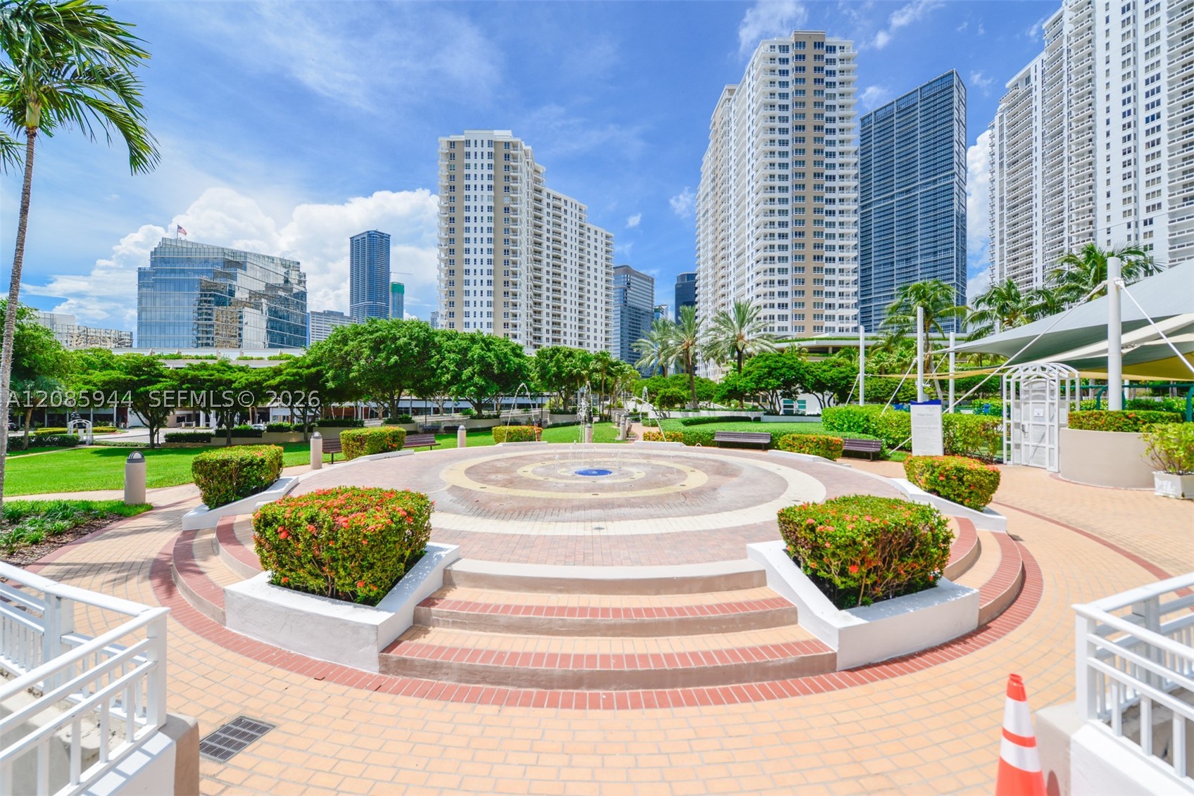 848 Brickell Key Dr #2702, Miami FL 33131