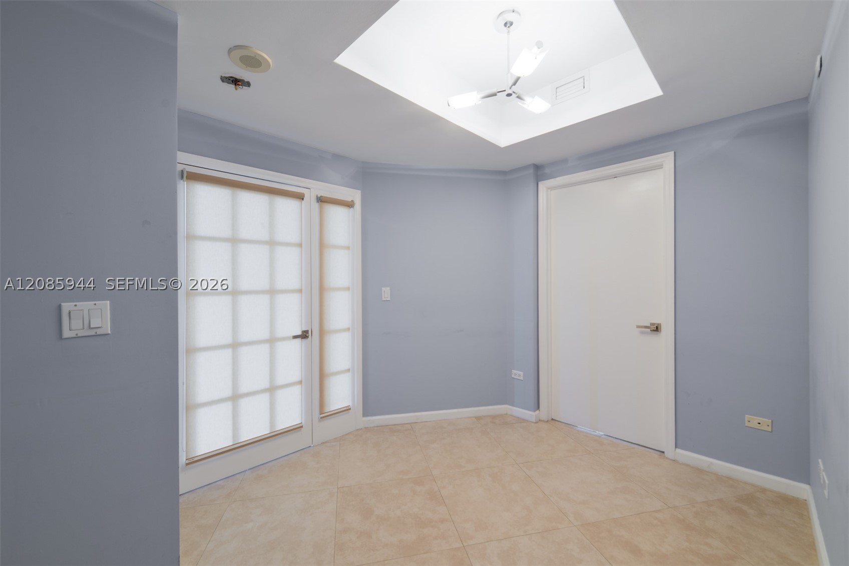 848 Brickell Key Dr #2702, Miami FL 33131