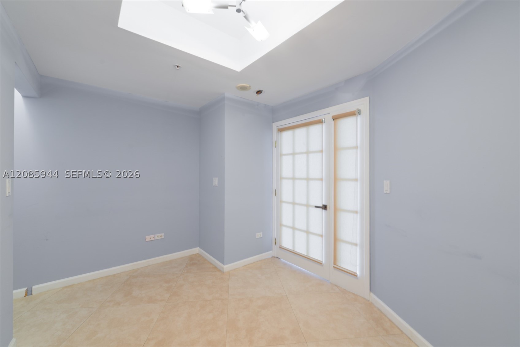 848 Brickell Key Dr #2702, Miami FL 33131