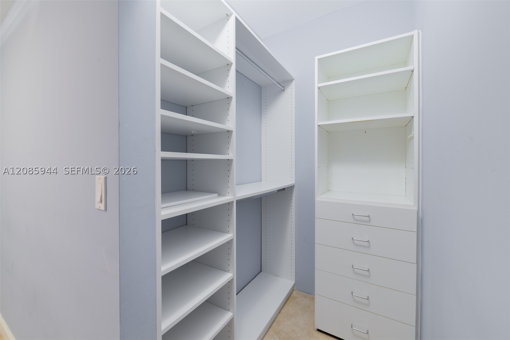 848 Brickell Key Dr #2702, Miami FL 33131