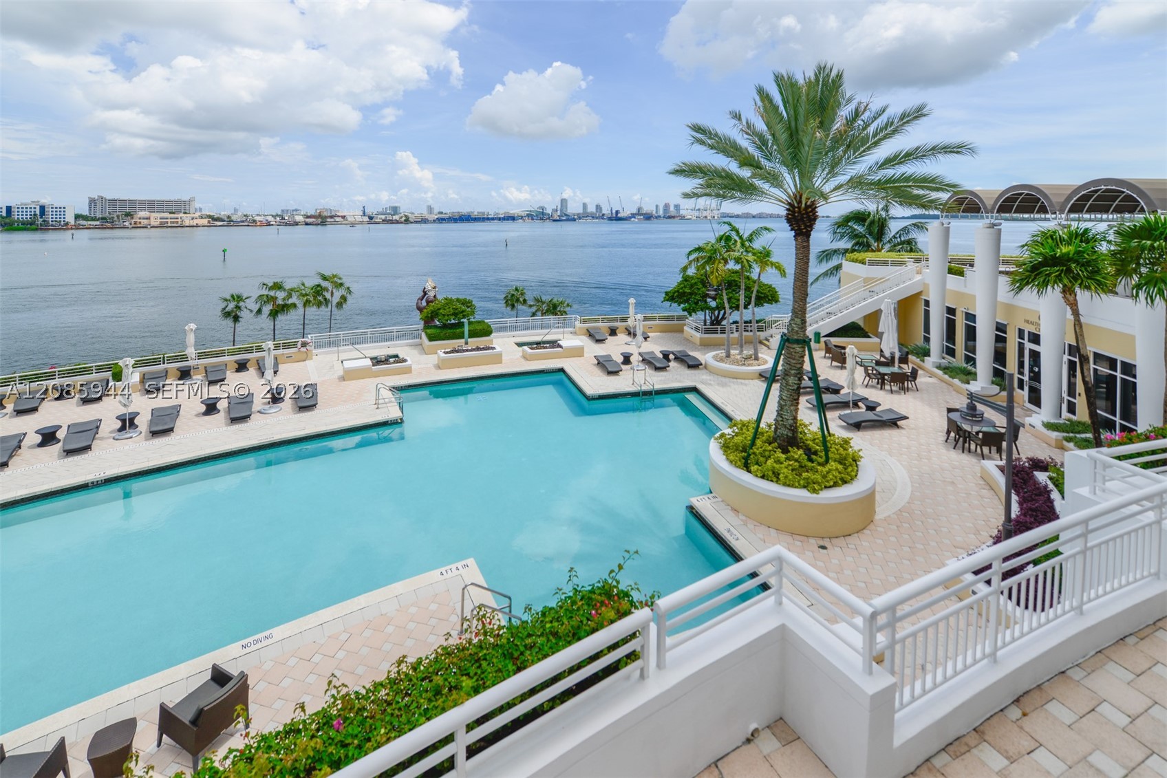 848 Brickell Key Dr #2702, Miami FL 33131