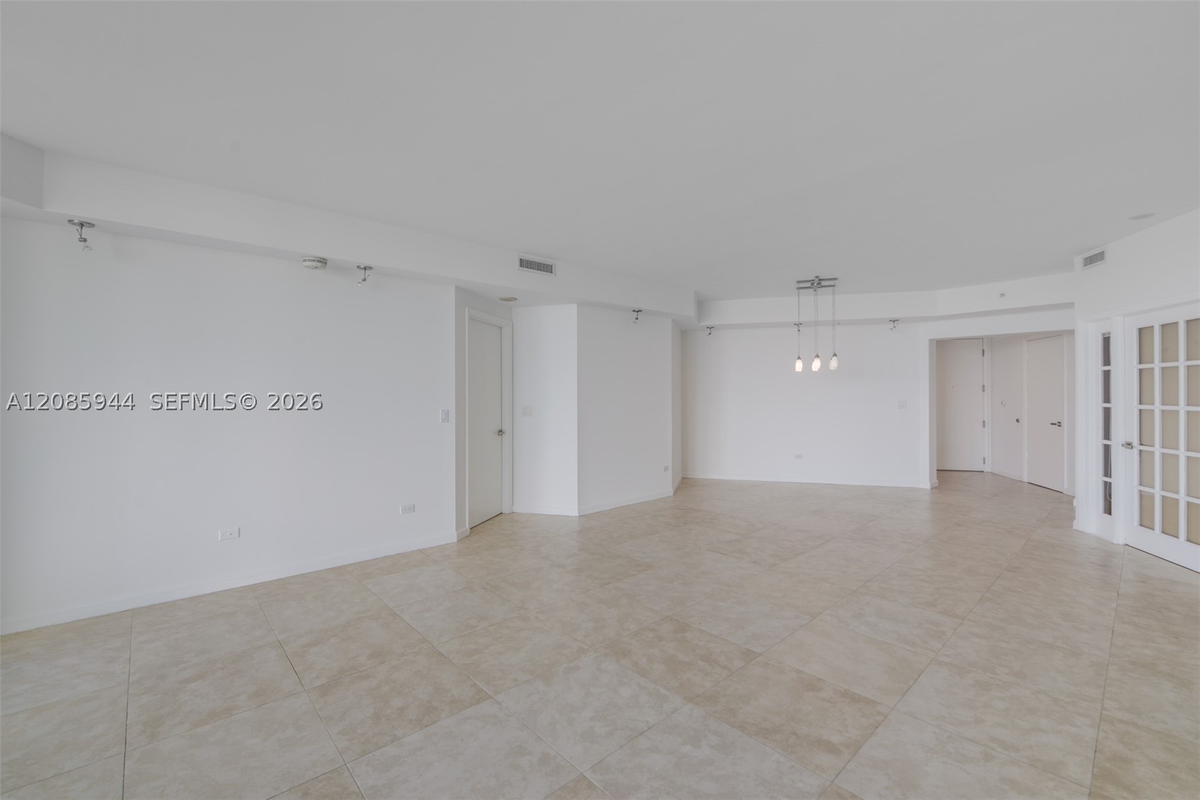 848 Brickell Key Dr #2702, Miami FL 33131