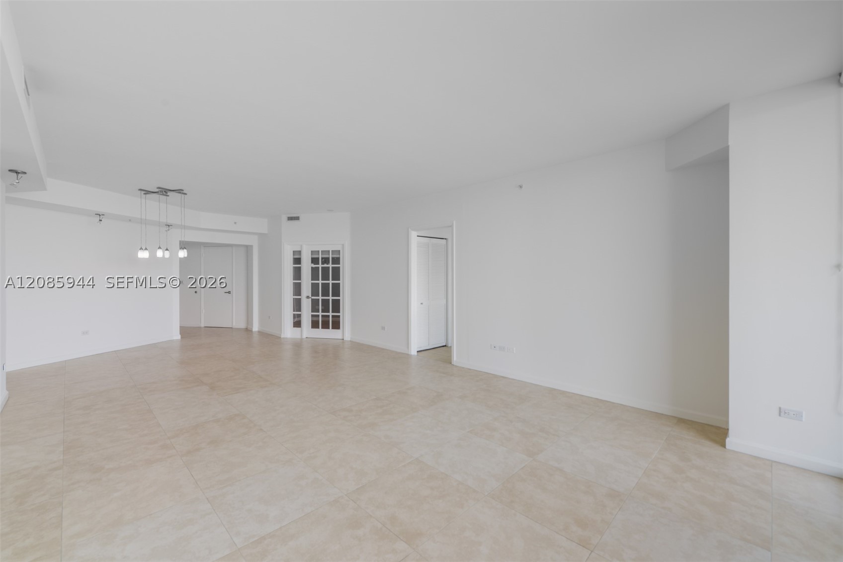 848 Brickell Key Dr #2702, Miami FL 33131