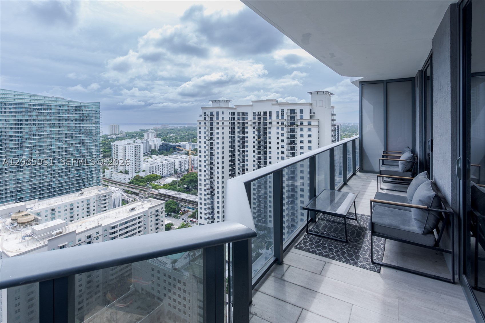 45 SW 9th St #3105, Miami FL 33130