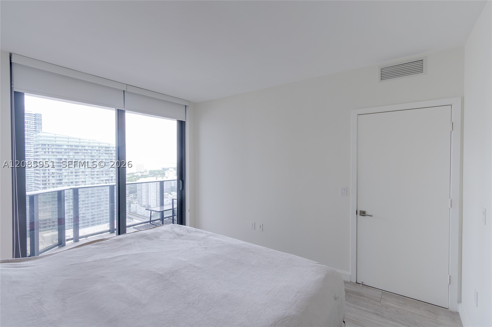 45 SW 9th St #3105, Miami FL 33130