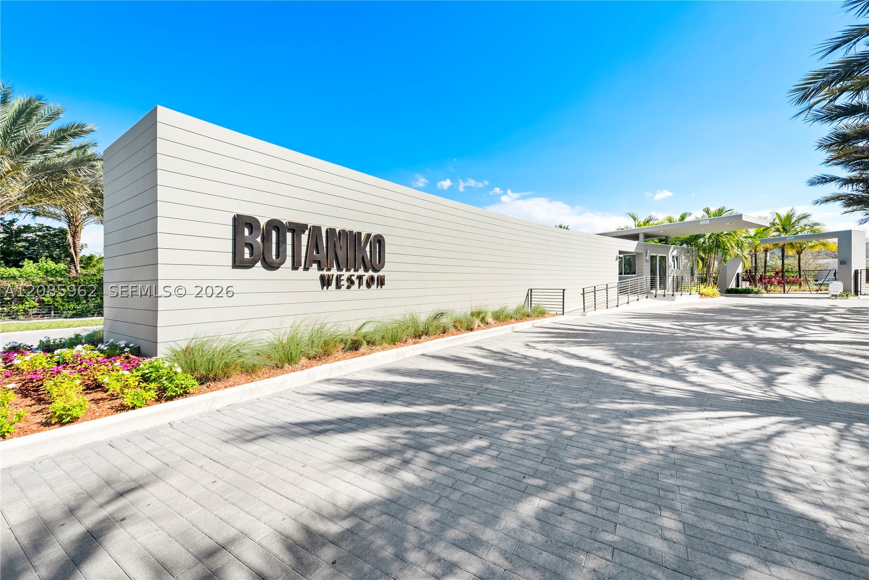 16492 Botaniko Dr S, Weston FL 33326
